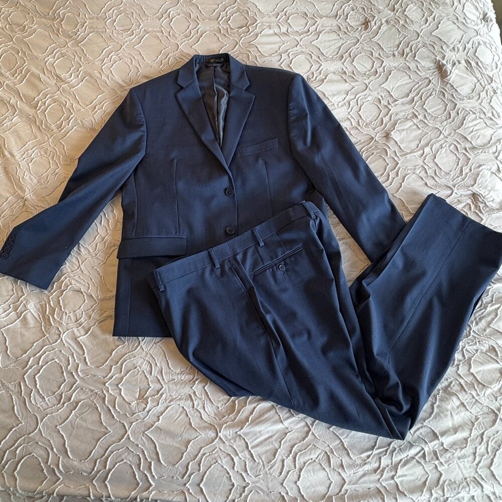 Collection by Michael Strahan Modern Fit Navy Suit